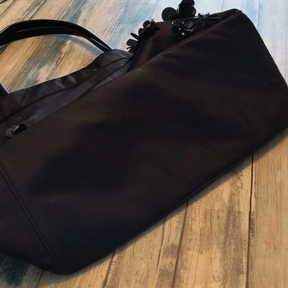 Tory Burch Flower Cluster Tote in Black - Picture 10 of 14